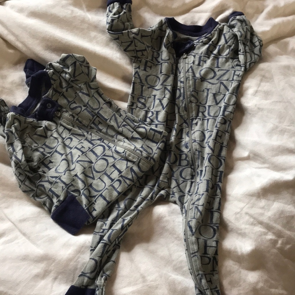 2 BURTS BEES pjs 6-9